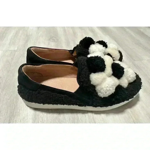 UGG RICCI POM POM‎ WOMEN'S SLIP-ON SNEAKERS SHOES BLACK Size 7 - Picture 2 of 6